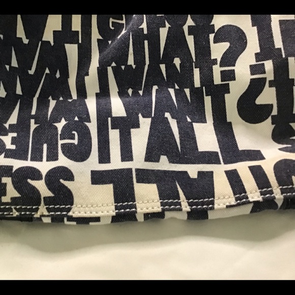 Guess Signature Canvas Tote Large - Picture 7 of 13